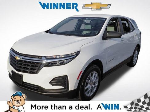 Certified 2024 Chevrolet Equinox LS w/ LS Convenience Package AWD/4WD image 1