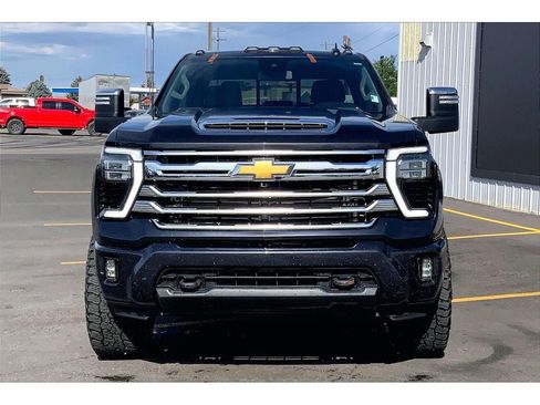 Used 2024 Chevrolet Silverado 3500 LTZ w/ LTZ Convenience Package AWD/4WD image 3