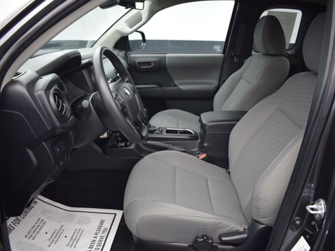Used 2022 Toyota Tacoma SR image 13