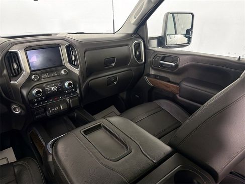 Used 2020 GMC Sierra 2500 Denali w/ Denali Ultimate Package image 22