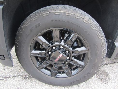 Used 2025 GMC Sierra 2500 AT4 w/ Technology Package AWD/4WD image 35
