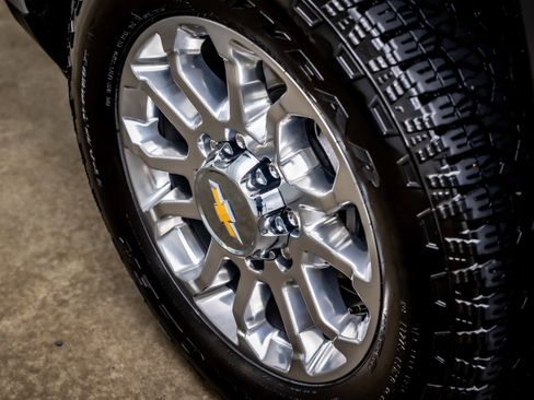 Used 2024 Chevrolet Silverado 2500 LTZ w/ LTZ Plus Package image 20