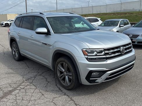 Used 2018 Volkswagen Atlas SE w/ R-Line Package image 5