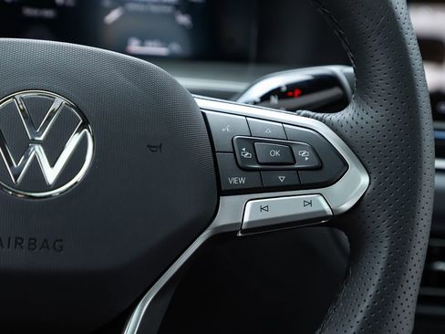 New 2026 Volkswagen Tiguan SE R-Line image 22