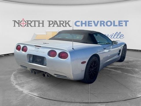 Used 2002 Chevrolet Corvette Convertible w/ Preferred Equipment Group2 RWD image 3