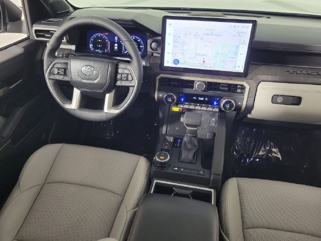 Used 2025 Toyota Tacoma Limited AWD/4WD image 15