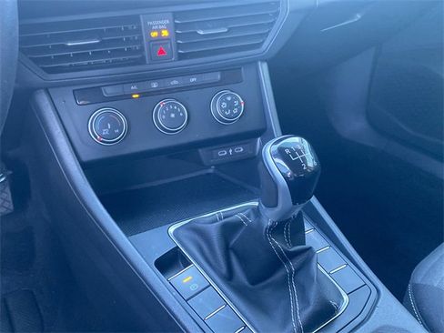 Used 2024 Volkswagen Jetta S image 27