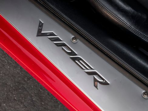 Used 2004 Dodge Viper SRT-10 RWD image 26