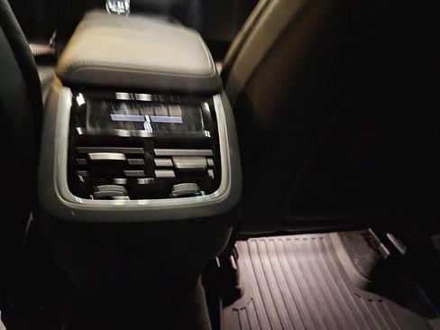 Certified 2025 Volvo XC60 B5 Ultra image 5