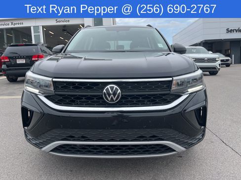 Used 2022 Volkswagen Taos S FWD image 2