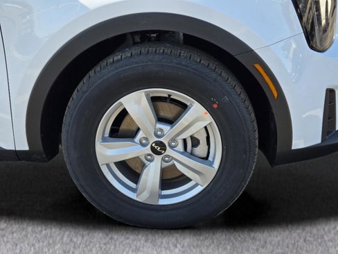 New 2026 Kia Sorento LX FWD image 11
