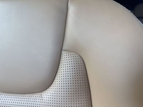 Used 2023 Volvo XC60 B5 Ultimate w/ Protection Package Premier image 6