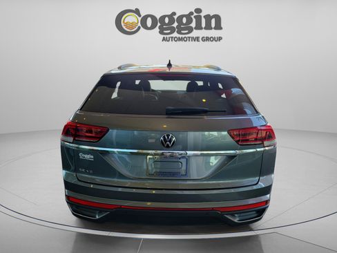 Used 2021 Volkswagen Atlas Cross Sport SE w/ Panoramic Sunroof Package FWD image 3