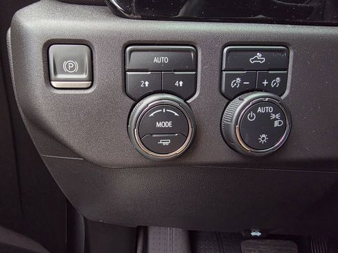 Used 2023 Chevrolet Silverado 1500 LT image 13