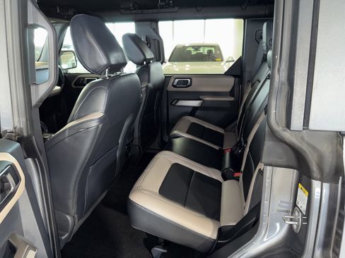 Used 2023 Ford Bronco Wildtrak AWD/4WD image 15