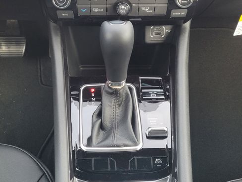 Used 2025 Jeep Compass Latitude image 17