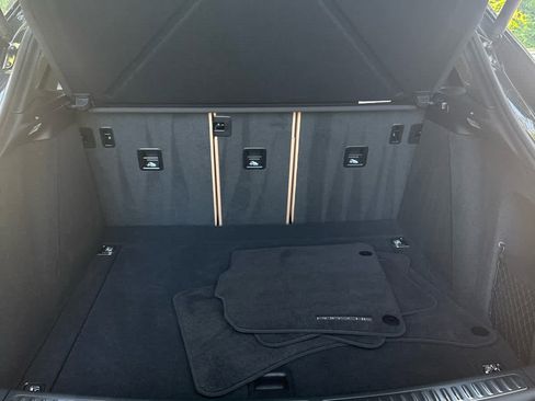 Used 2024 Porsche Macan image 13