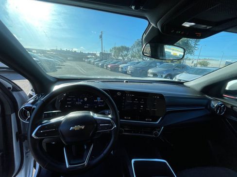 Used 2025 Chevrolet Equinox LT image 35