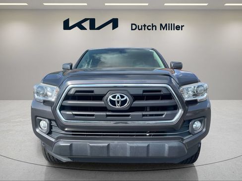 Used 2016 Toyota Tacoma SR5 RWD image 7