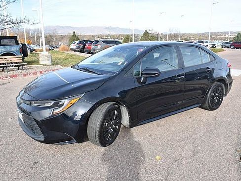 Used 2023 Toyota Corolla LE image 3
