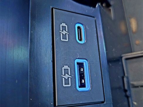 Used 2022 Toyota Tundra SR5 w/ SR5 Convenience Package image 21