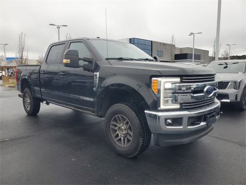 Used 2018 Ford F250 Lariat w/ Lariat Ultimate Package image 3