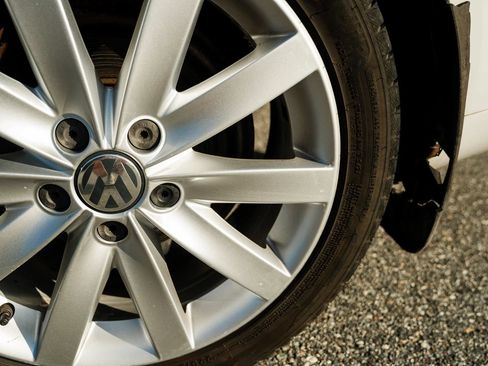 Used 2010 Volkswagen Jetta TDI FWD image 98