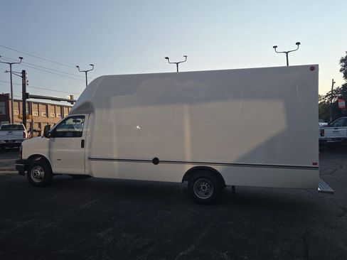 New 2025 GMC Savana 3500 Extended w/ Power Convenience Package RWD image 10