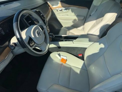 Used 2021 Volvo XC90 T6 Momentum w/ Advanced Package AWD/4WD image 7