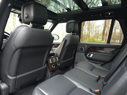 Used 2020 Land Rover Range Rover image 14