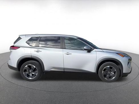 Used 2025 Nissan Rogue SV AWD/4WD image 17