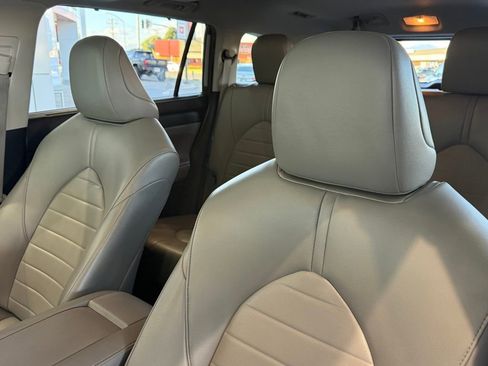 Certified 2022 Toyota Highlander XLE image 22