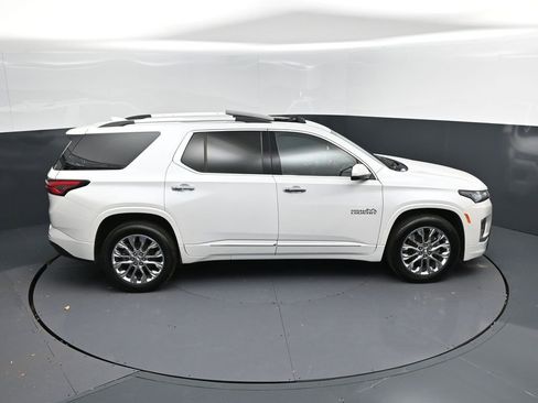 Used 2023 Chevrolet Traverse High Country image 35