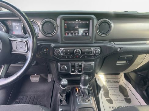 Used 2022 Jeep Gladiator Sport AWD/4WD image 19