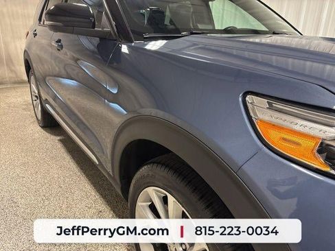 Used 2021 Ford Explorer Platinum w/ Equipment Group 601A AWD/4WD image 8