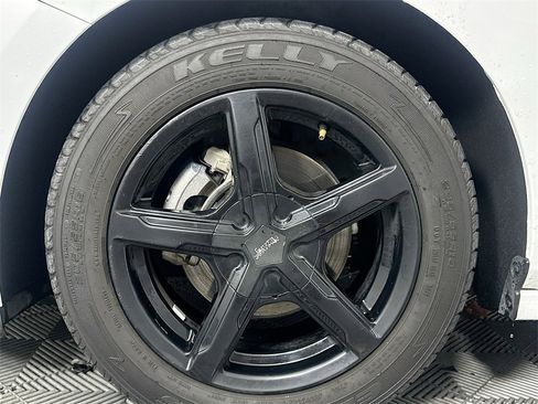 Used 2017 Chevrolet Cruze LT w/ Sun And Sound Package image 31