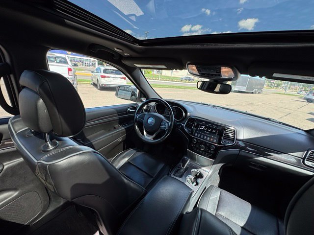 Used 2020 Jeep Grand Cherokee Overland AWD/4WD image 25