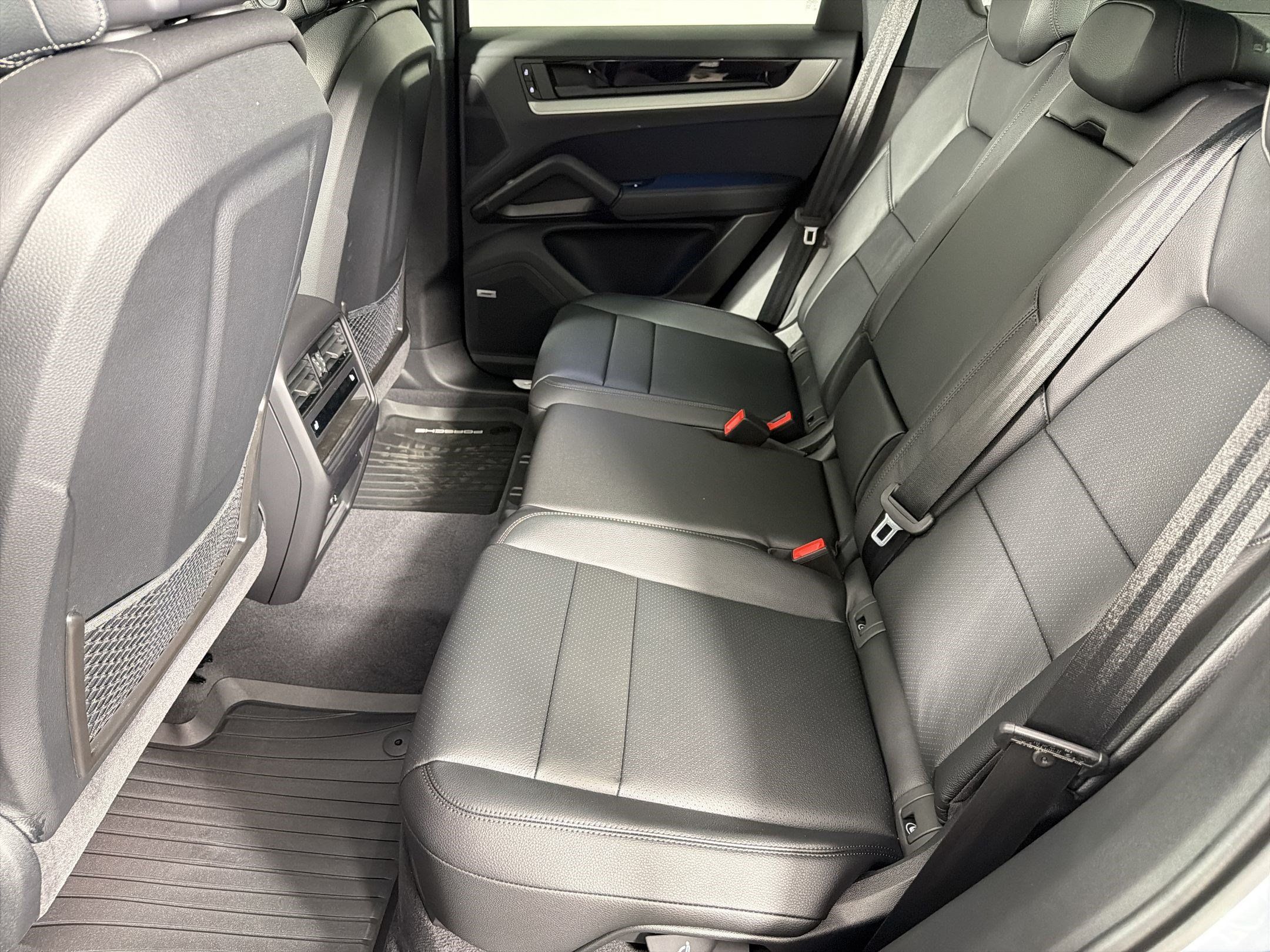 Certified 2026 Porsche Cayenne AWD/4WD image 15