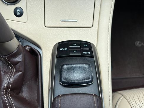 Used 2018 Lexus ES 350 w/ Luxury Package w/Wood Trim FWD image 16