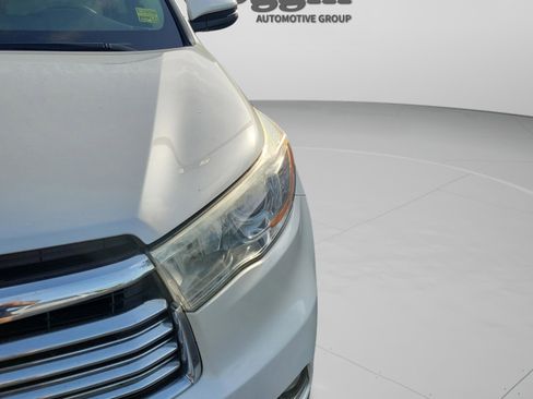 Used 2015 Toyota Highlander Limited w/ Driver Technology Package AWD/4WD image 10