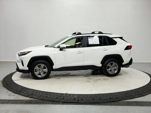Used 2023 Toyota RAV4 LE AWD/4WD image 5
