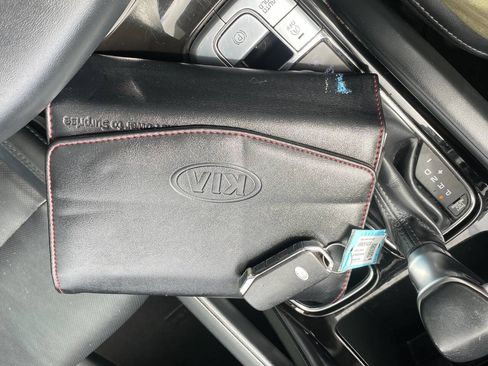 Used 2020 Kia Telluride S AWD/4WD image 19