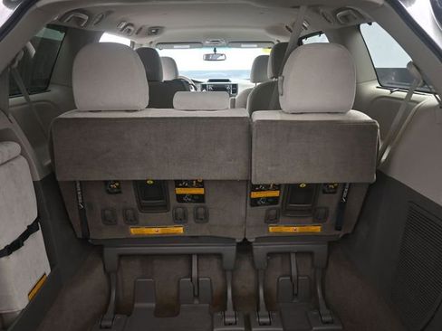 Used 2013 Toyota Sienna LE FWD image 16