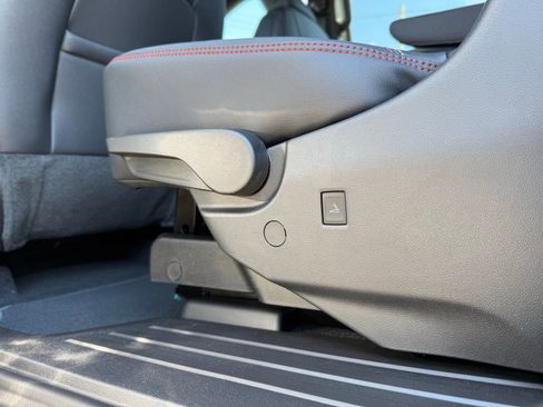 New 2026 Chevrolet Traverse RS AWD/4WD image 31