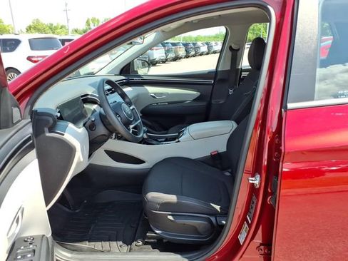 Used 2024 Hyundai Tucson SE FWD image 4