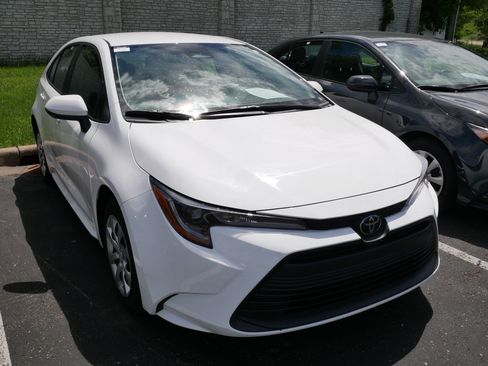 Certified 2026 Toyota Corolla LE FWD image 3