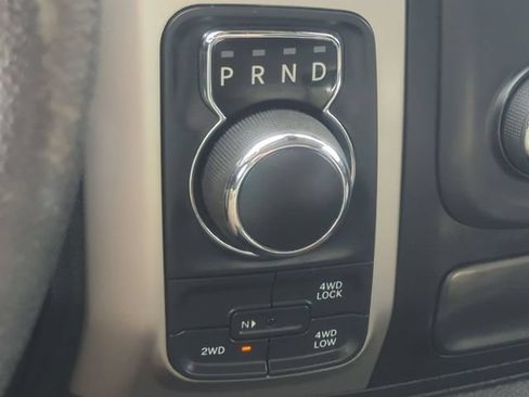 Used 2017 RAM 1500 Classic SLT AWD/4WD image 19