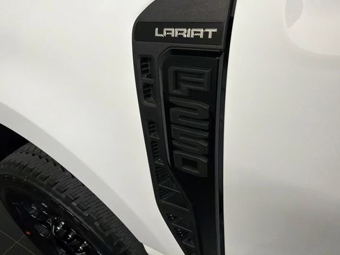 New 2026 Ford F250 Lariat w/ Black Appearance Package AWD/4WD image 43