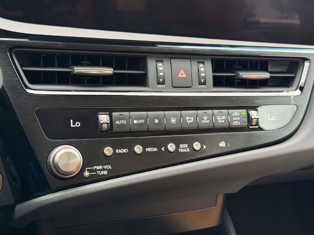 Used 2023 Lexus ES 350 w/ Accessory Package (Z1) FWD image 22