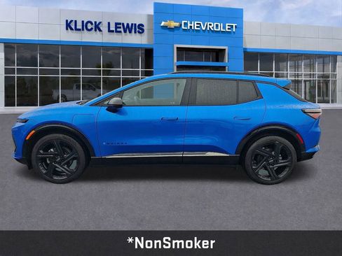 Used 2025 Chevrolet Equinox EV RS image 4